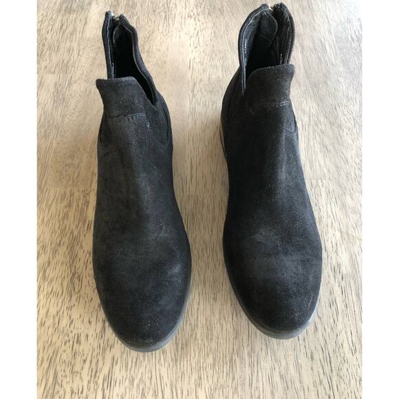 Born Arula Suede Ankle Distressed Side Cutout in Black - 6.5 - Picture 2 of 7